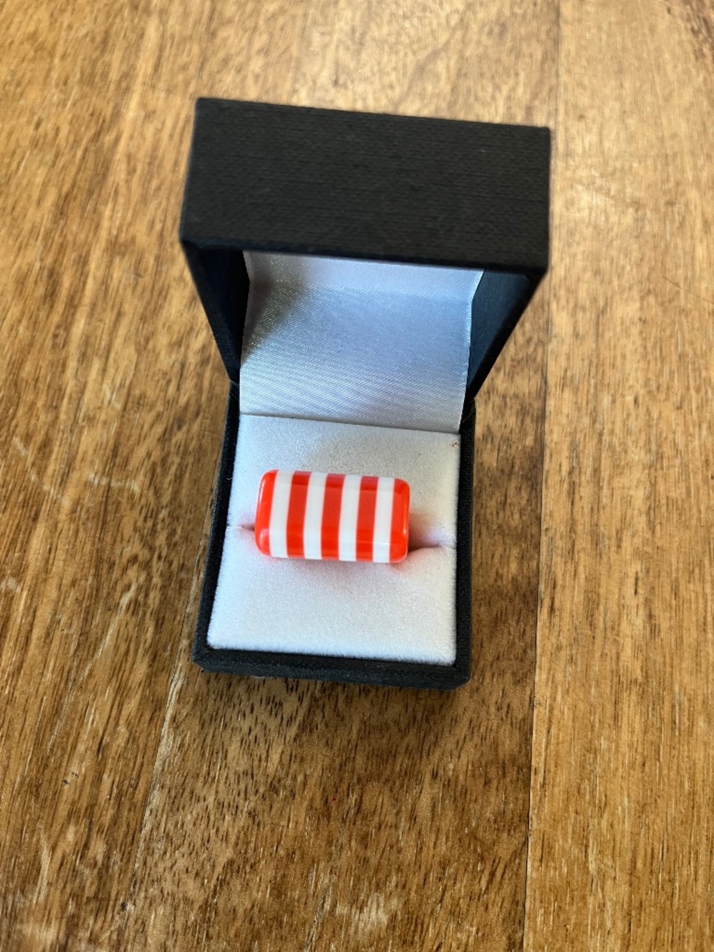 Bakelite Pop Orange & White Ring